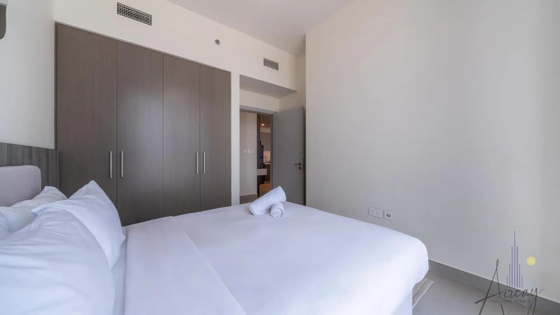 Sky-High Downtown 1Br Steps From Burj Khalifa Apartment Dubai